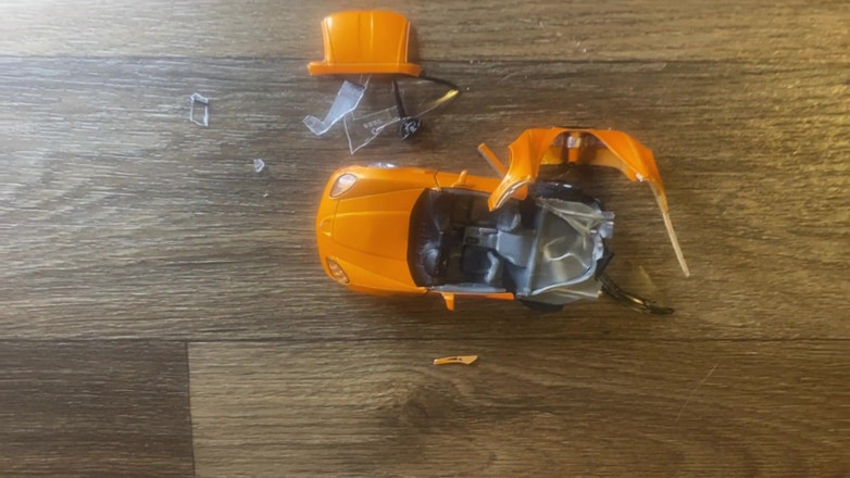 BellaBlast: Ezilmiş rüyalar: dev götlü bella blast ve turuncu spor araba