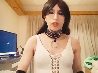 Tammy sissy slave: Transsexuală efeminată entuziasmată în costum de baie alb