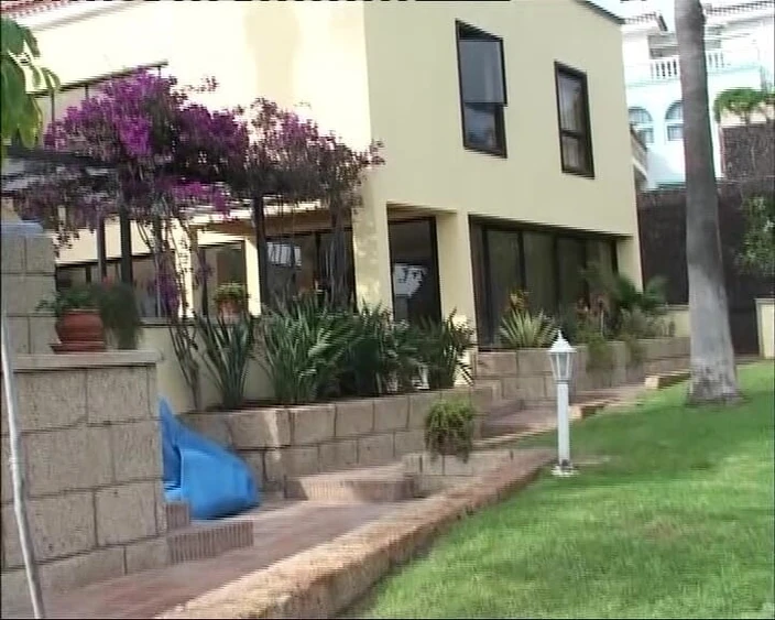 EroticEntertainment.Club: ワイルドな屋外セックスの贅沢な一派