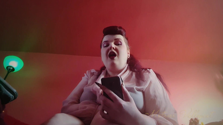 Mxtress Valleycat: Barefoot Giantess Bullies Freshman