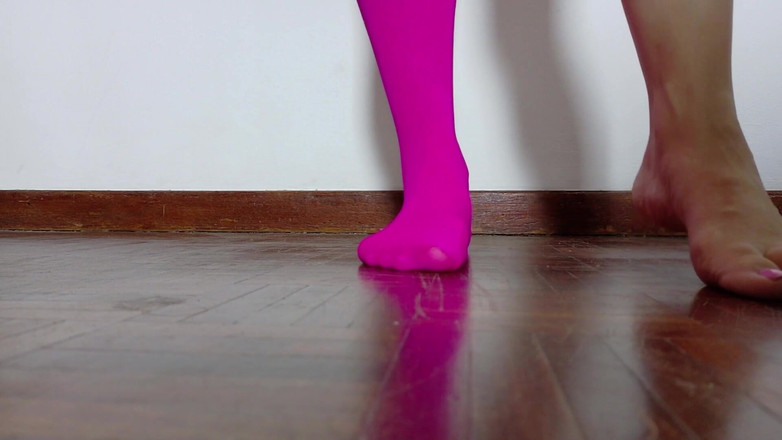 Kinky Lyrical: Růžové nehty a nylon