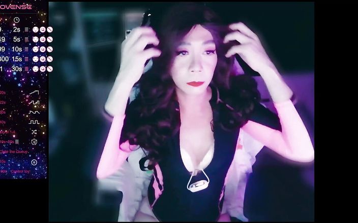 Sophieyuki: Streaming langsung semasa penggetar menggigit puting dan dubur saya
