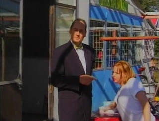 Lucky Cooch: Brunette teens interviewed while car washing