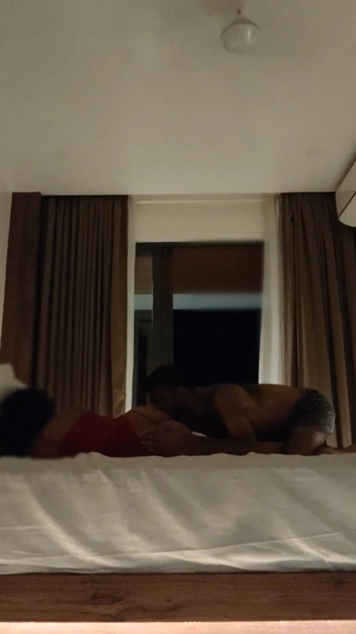 ItemRiya05: Desi Indian GF Fucking with BF in Hotel