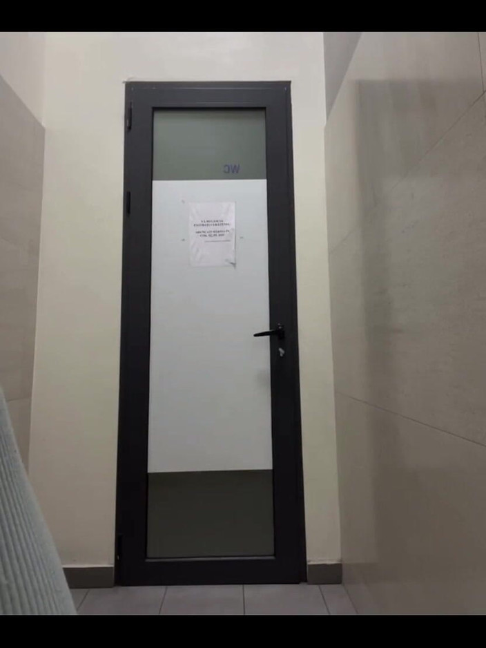 JuiceLussie: Masturbare anală extremă