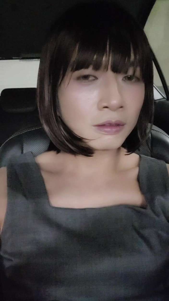 Taiwancdgirl: Arabanın bagajında mastürbasyon yaptım.