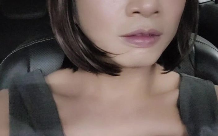 Taiwancdgirl: 車のトランクの中でオナニーしてみました。