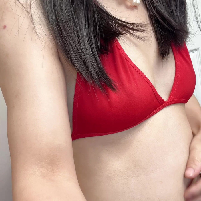 sweethanajapanese: Hana Pee Because She Cant Handle It