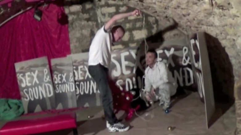Crunch Boy: Angelo Latino hetero, která chtěla ošukat gaye