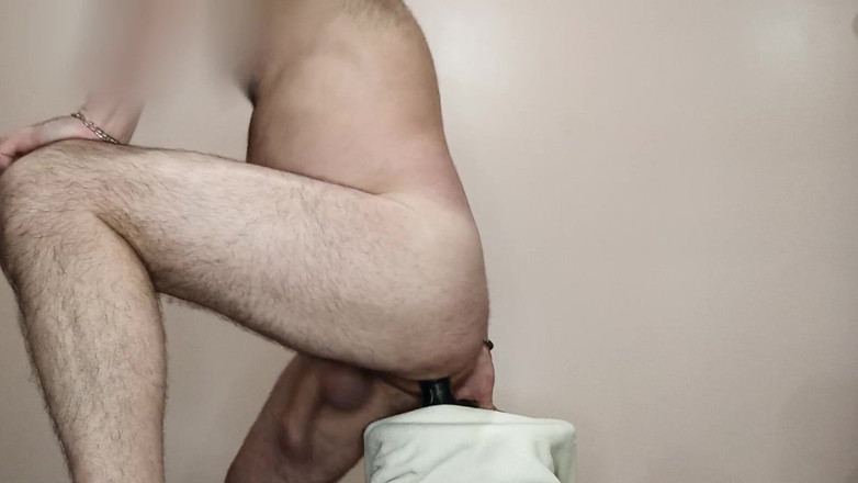 Bob Vajra: Scopo il culo con un grosso dildo nero 1