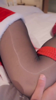 My Girlfriend's Christmas Surprise 01