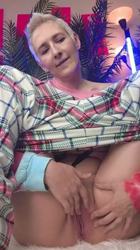 Hot Step Mom Masturbate During a Juicy Best View