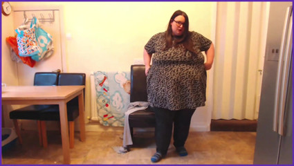 SSBBWLadyBrads: Fette ssbbw in engen lederhosen, modenschau