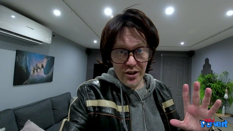 Nerd Pervert: Luna Doom - gotický sací stroj