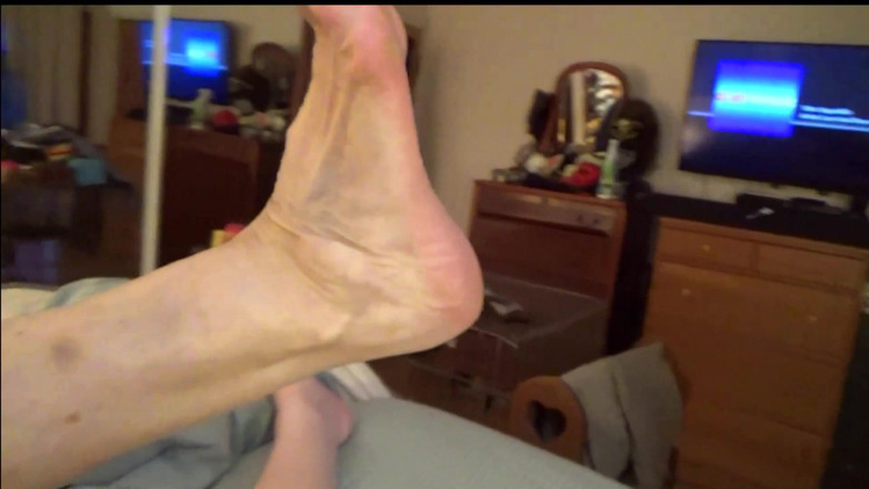 Aunt Ann: Best Hand &amp; Foot Job Ever Lots of Cum on Mature...