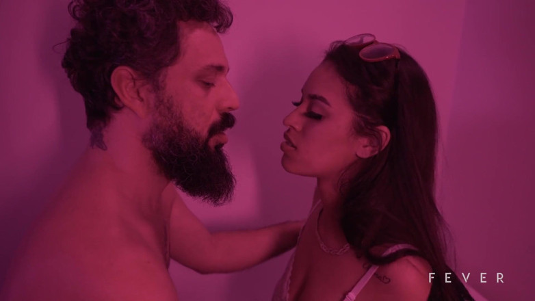 Fever Films: Mükemmel kızla yavaş seksi seks