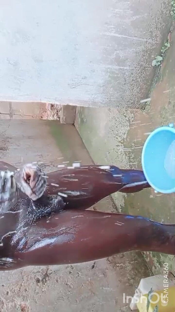 Hongi: Wow, pengalaman olahraga kontol besar