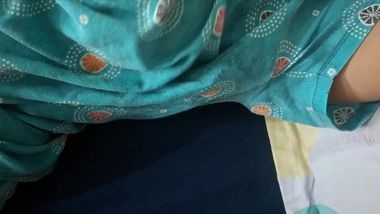 Busty Banuu: Сільська дівчина і туга пизда