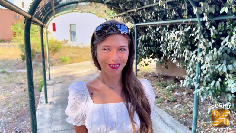 Porno Baguette: Lola, Pretty Girl, Wants to Get Banged Really Deeply