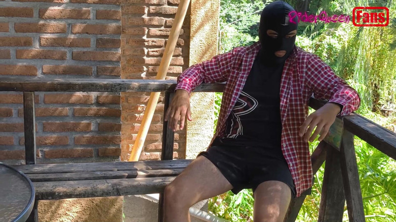 Riderqueen: Video para fans, el jardinero en mi terraza