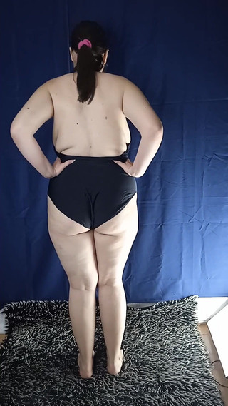 Lena Rose: 플러스 사이즈 여성을 위한 더 많은 원피스 수영복