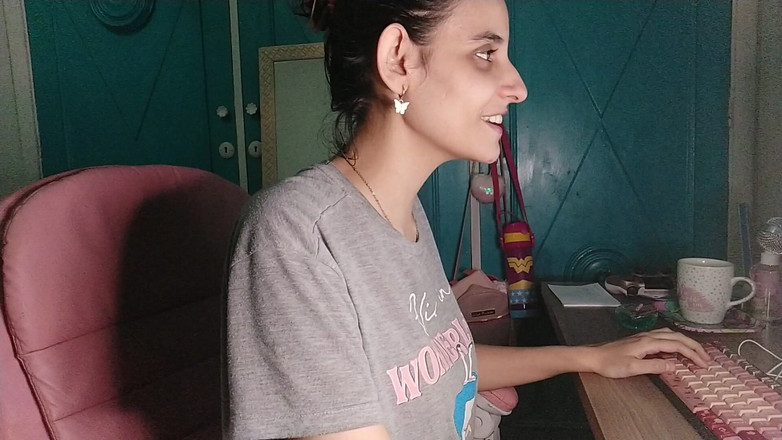 Ms Candy Bunny: Sürtük eski sevgilini eğitiyor