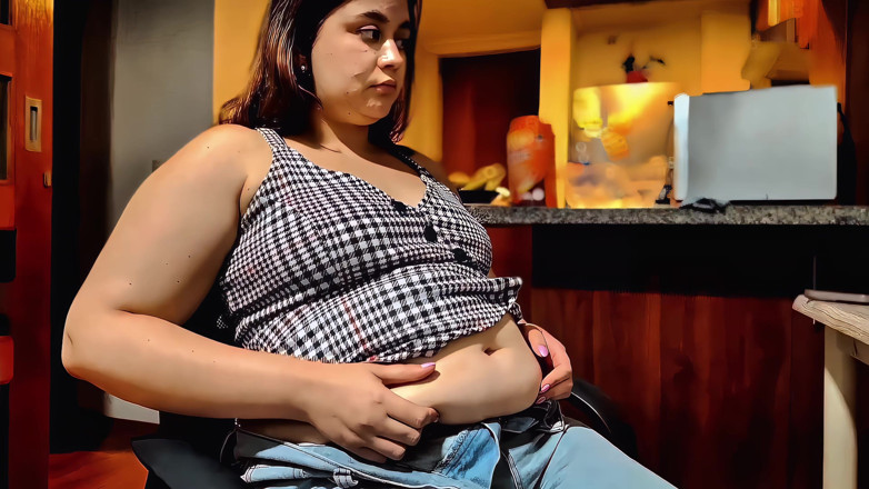 Nicole Passat: Nicole Si Hraje S Měkkým Břichem a Šťavnaté Škádlení S Velkým Zadkem