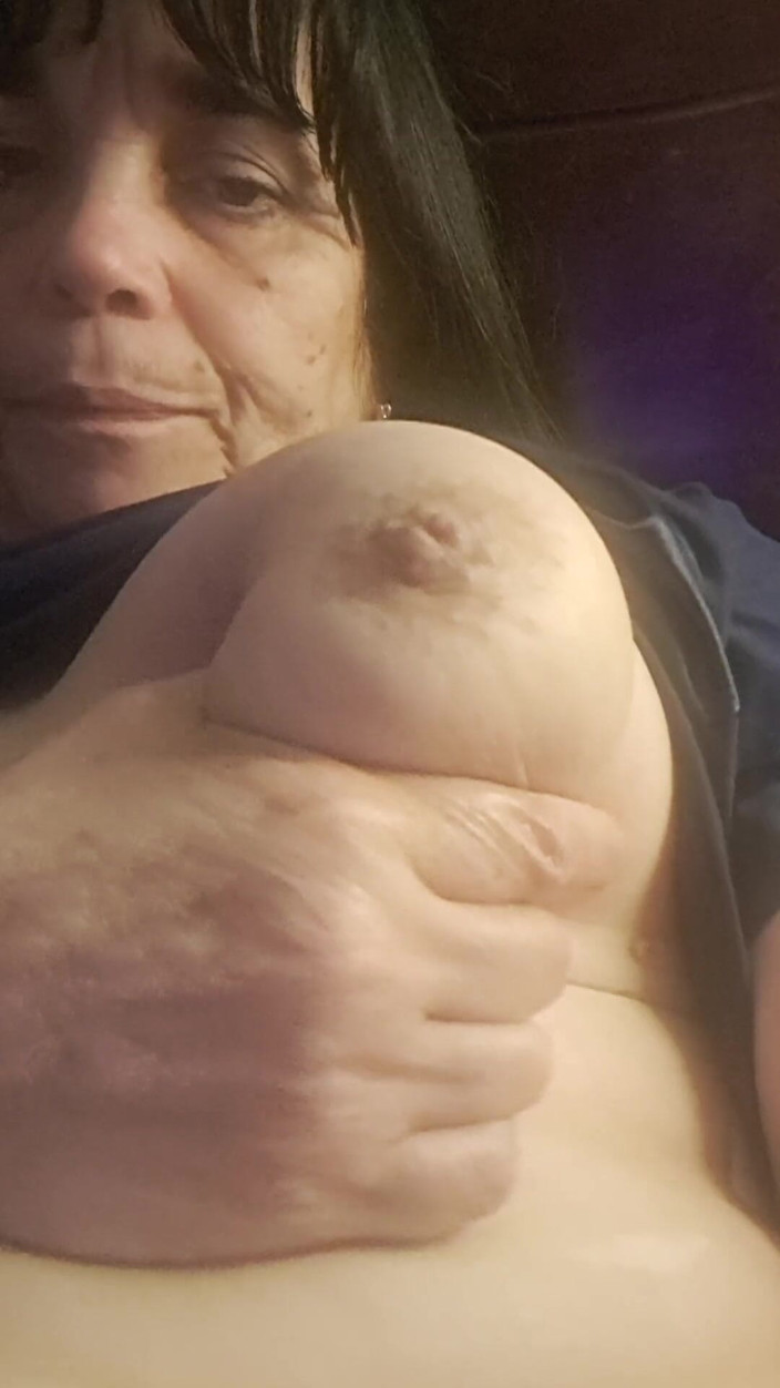 Mommy big hairy pussy: Apretones De Las Tetas De Mamá,