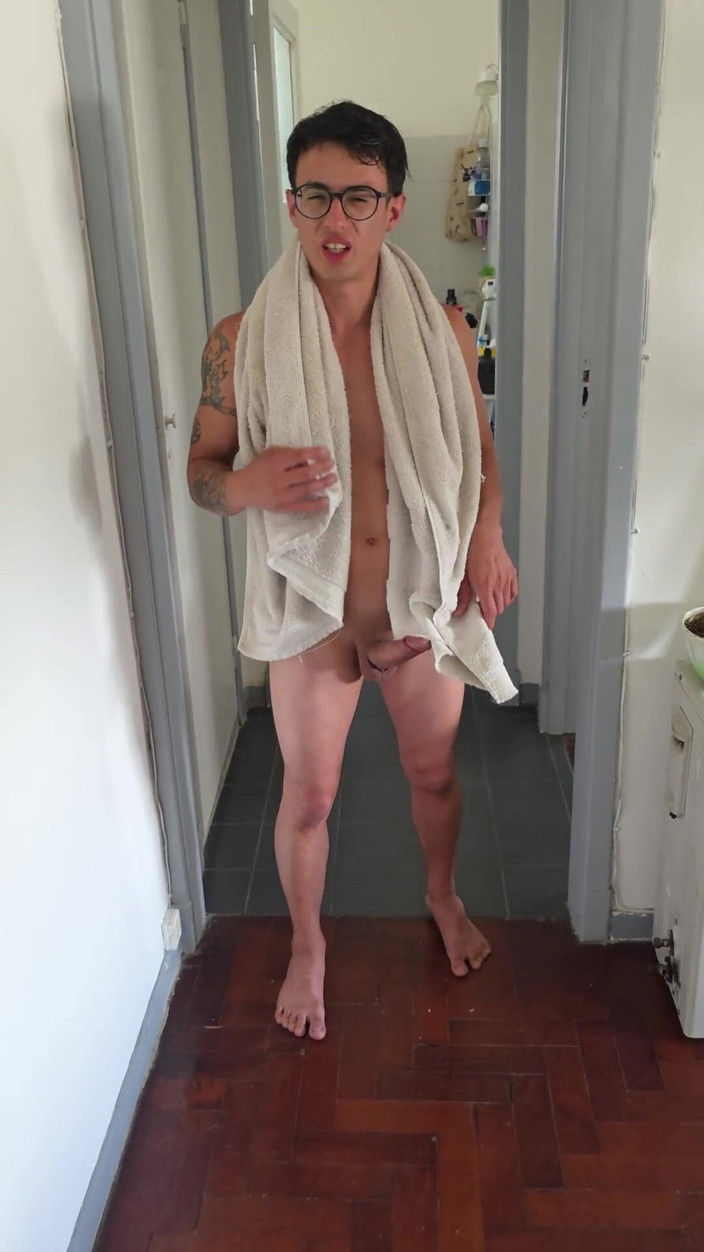 SlyXXXofficial: Me Cojo a Mi Compañera De Cuarto