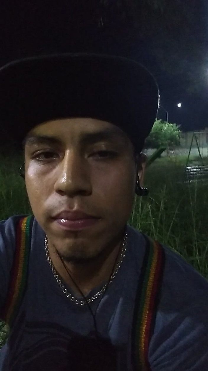 AlexAlejandro13: Feliz martes al aire libre