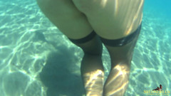 Nylondelux: Peniscage &punčocha v moři