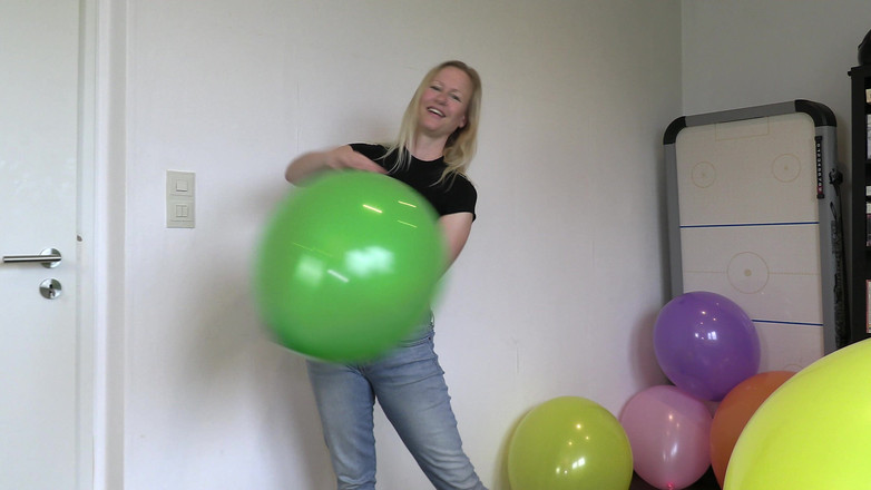 Blondehexe: Jika dia suka hal-hal besar...