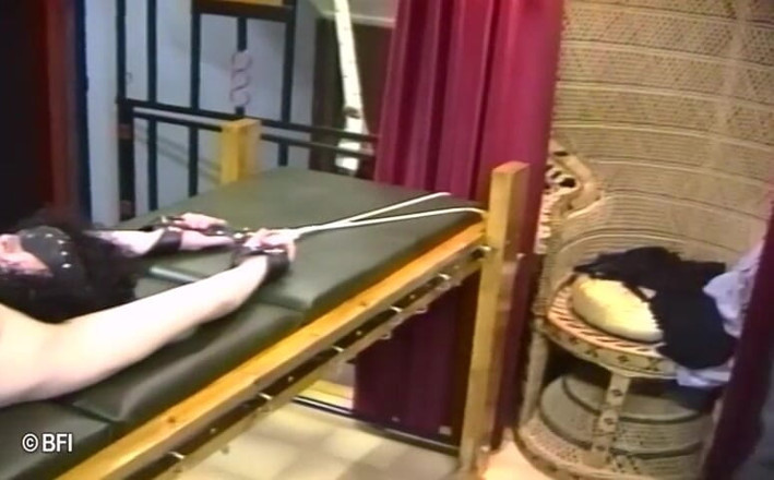 House of lords and mistresses in the spanking zone: Mature sub gets whipped and fisted in a bdsm session