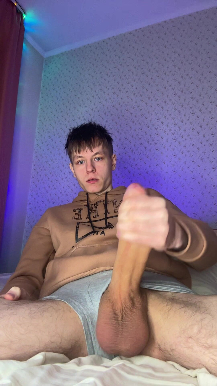 Morflot24: Худенькому твинку с гигантским хуем нужно серьезное облегчение