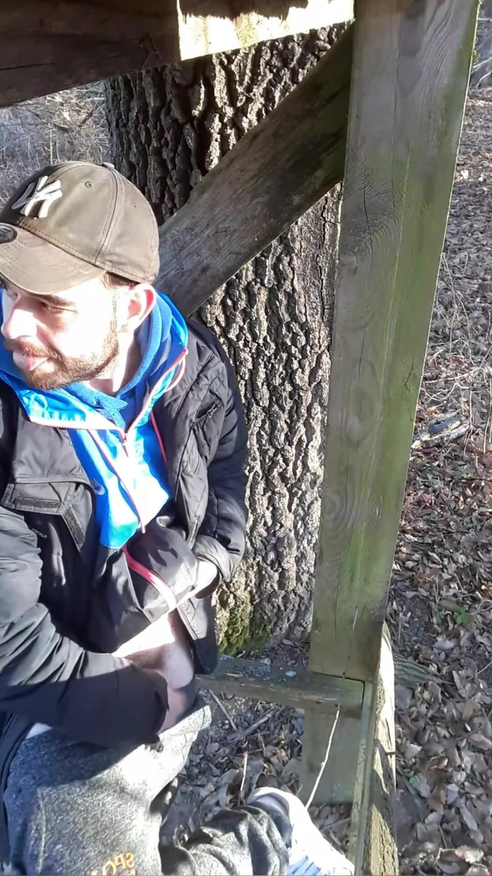 jerkofflover: 冬の自然の中で私を追いかけて