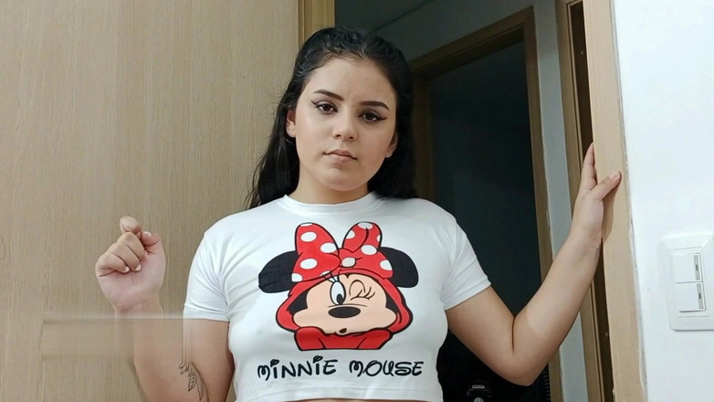 MelanieCaceres: Üvey kız kardeşim bana amına boşalma isteği veriyor - İspanyolca porno