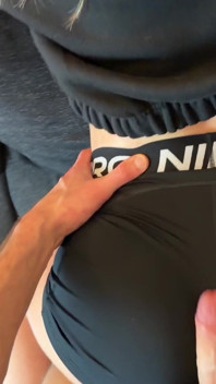 Saltare a Secco in Pantaloncini Nike Pro Prima Di Una Scopata Nella Figa Profonda