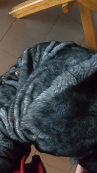 Pompino, scopata e sborrata con un amico di mio marito impotente mentre indossa un cappotto di pelliccia ep 240