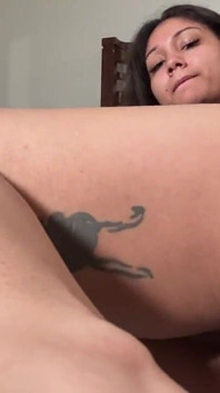 Mila James anal träning solo