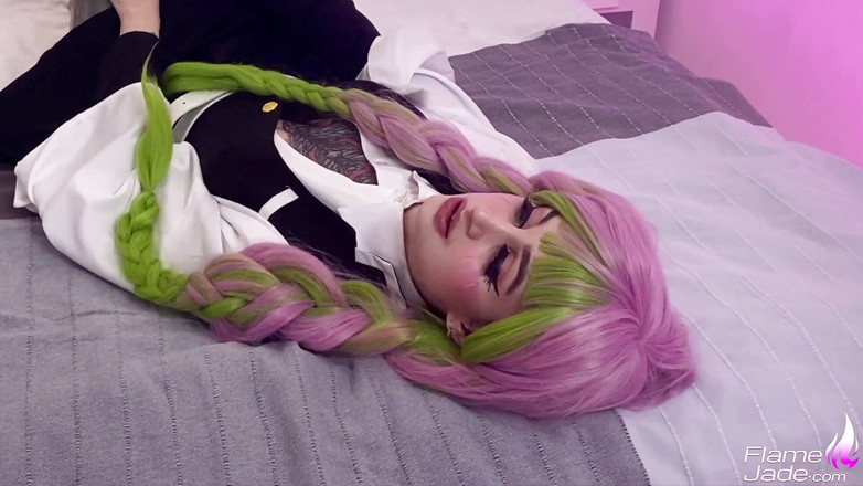 Flame Jade: Mitsuri kanroji 深吸鸡巴 obanai iguro 和啪 - 角色扮演