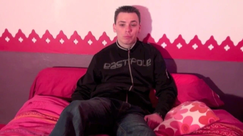 YOUNG FRENCH DUDES FUCKERS: Kevin šukal nejlepší blondýnku pro zábavný sex