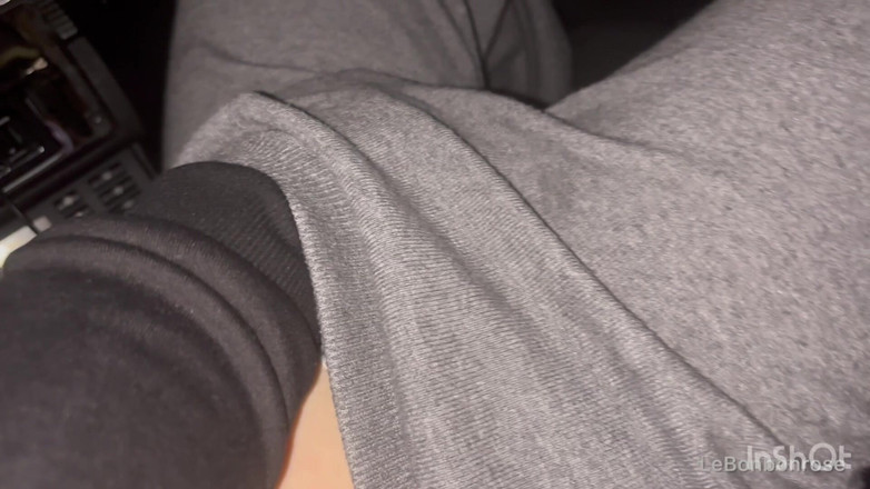 LeBonbonRose: Abang tiri melancap saya di dalam keretanya!