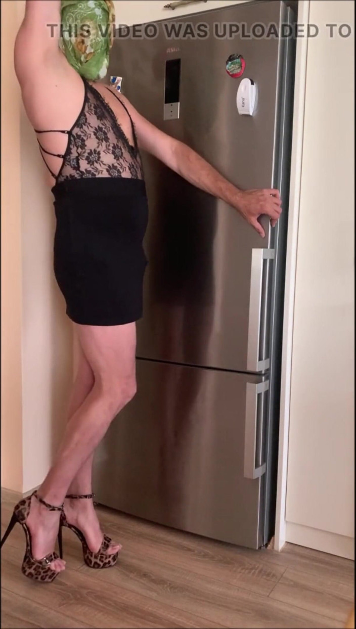 cd_aysemmm: 我在我丈夫面前和另一个男人发生性关系。