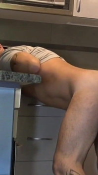 เด็กผู้ใหญ่เย็ดกันในห้องครัว