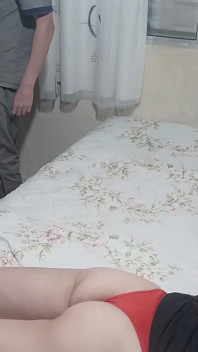 Llamé a un electricista pero se puso duro, no lo aguantaba