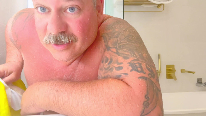 Hand free: Fat Masculine Huge Bear Caught in the Shower Playing