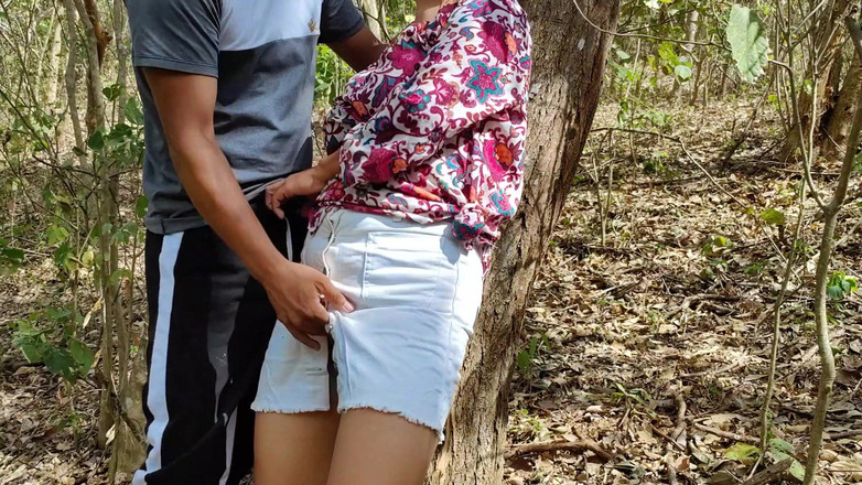 Marys: Ngentot di luar ruangan!! Kami pergi jalan-jalan dan berujung ngentot...