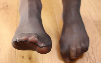 DeesseJulia: Nylon a punčocháče nohy fetiš - Maitresse Julia Femdom