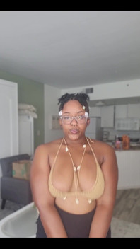 Adoro la mia faccia da succhiare il cazzo