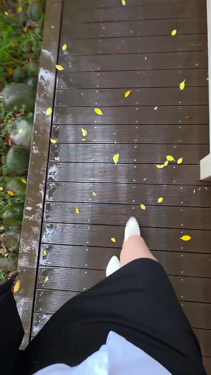 Taiwan CD girl: Naughty Trans Girl Ting Xuan Riding a Dildo Outdoors.